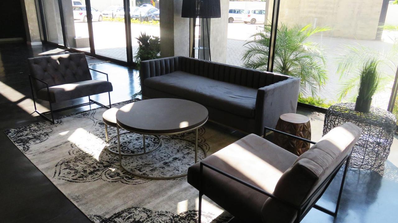 The Urban Hotel ลุซากา ภายนอก รูปภาพ