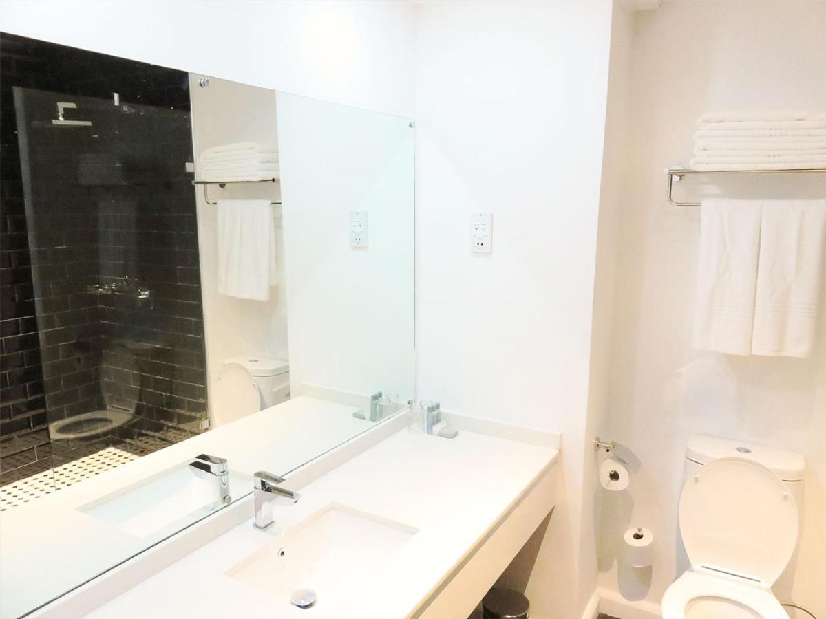 The Urban Hotel ลุซากา ภายนอก รูปภาพ