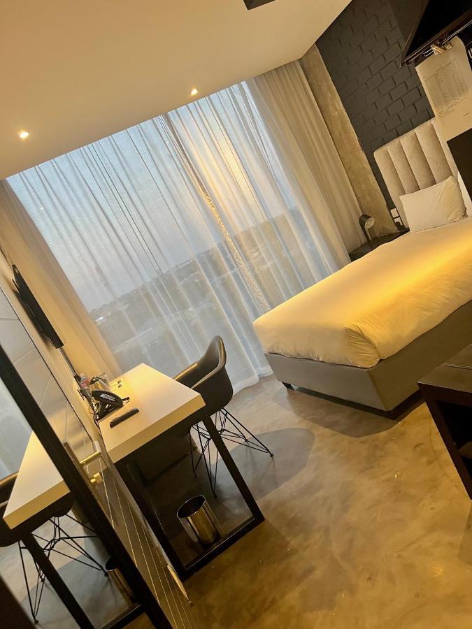 The Urban Hotel ลุซากา ภายนอก รูปภาพ